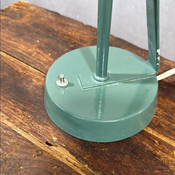 Vintage Green Metal Industrial Desk Lamp - Picture 3 of 7